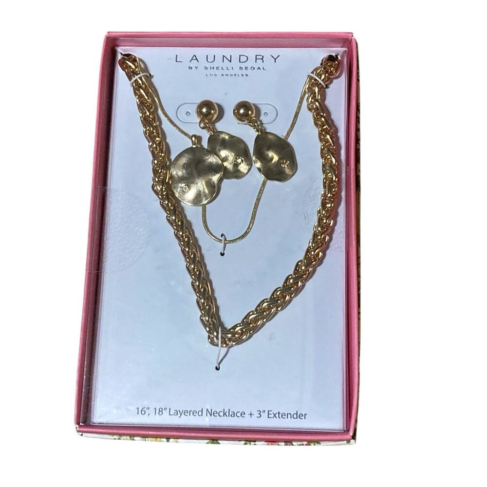 LAUNDRY BY SHELLI SEGAL Chunky Gold Tone Layered Necklace with matching earrings
